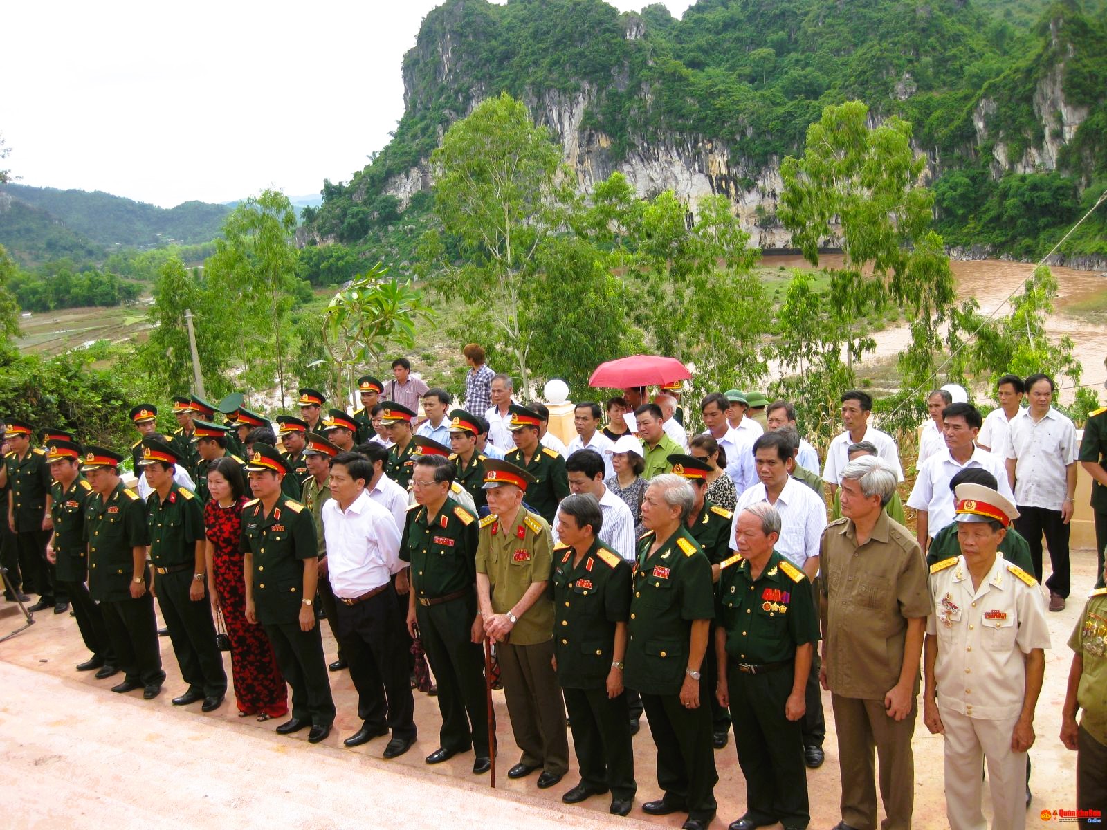 Tình yêu từ chiến hào: Đám cưới của hạ sĩ quan- Ảnh 4.